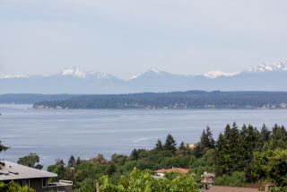 1038 Innis Arden Dr, Seattle, WA 98177-3217