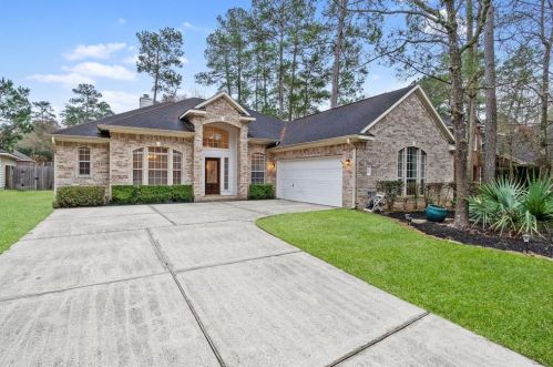 30 Taupewood Pl, Conroe TX  77384-5020 exterior