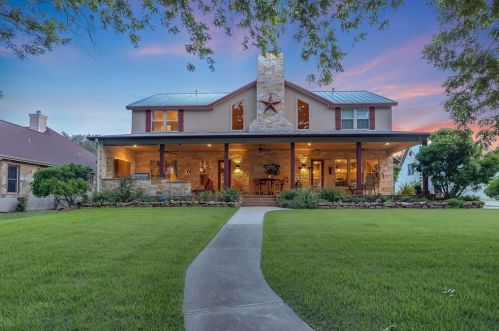 210 River Ranch Rd, Lakeside Heights, TX 78639-4131