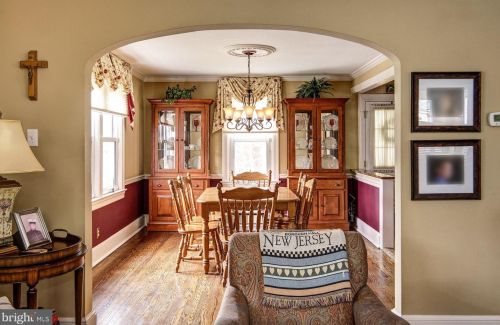 287 Wayne Ave, Tavistock NJ 08033-1008 exterior