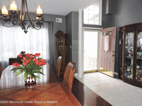 71 Eleanor Rd, Lakehurst, NJ 08759-6143
