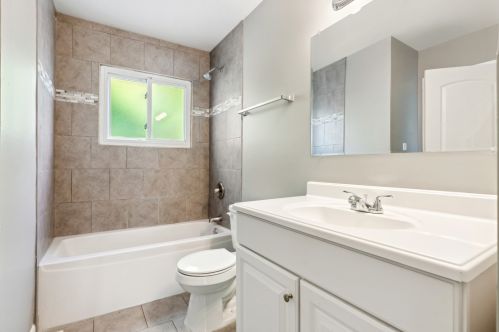 3770 176th St, Country Club Hills, IL 60478-4825