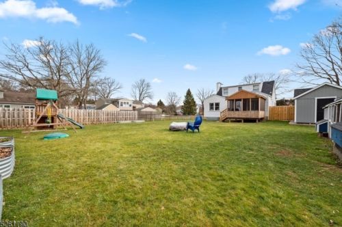 203 Hamilton Dr, Hackettstown NJ  07840-1327 exterior