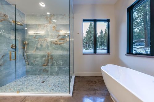 11761 Bottcher Loop, Truckee CA  96161-2792 exterior