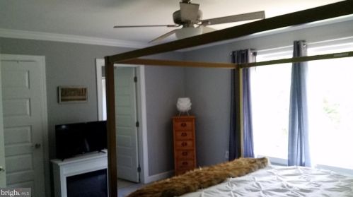 473 Valley View Rd, Harpers Ferry, WV 25425-6625