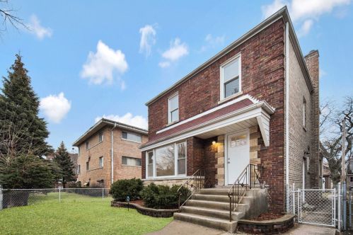 8211 Eberhart Ave, Chicago, IL 60619-4909