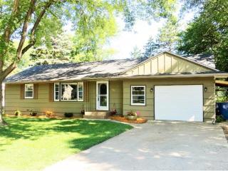 517 Western St, Anoka, MN 55303-2006