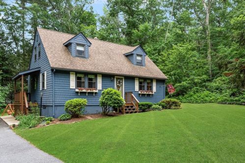 7 Spruce Ridge Dr, Glocester, RI 02814-1525