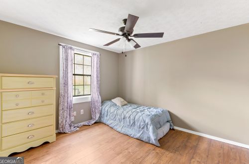 90 Cumberland Dr, Rex GA 30273-1800 exterior