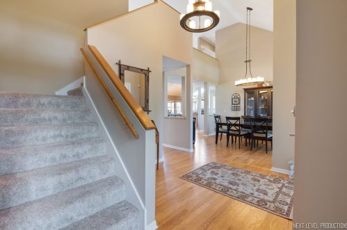 2177 Hidden Valley Dr, Naperville, IL 60565-9313