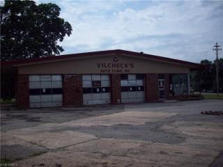 2606 Riverside Dr, Concord Township OH  44077-5170 exterior