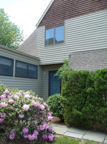 8 Arrowwood Ct, Granby CT  06035-2414 exterior