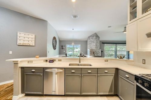 15028 Babbling Brk Dr, Austin TX  78728-4349 exterior