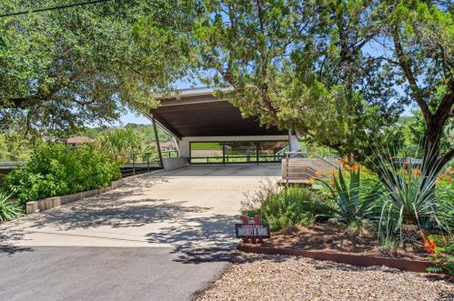 1101 Cyn Edge Dr, Austin TX  78733-2005 exterior