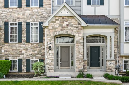 295 Sype Dr, Carol Stream, IL 60188-3312