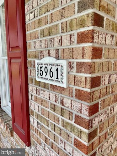 5961 Huntingdon Cir, Harrisburg, PA 17111-4136