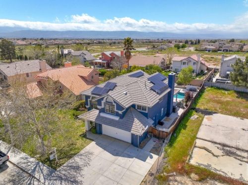 44027 36th St, Lancaster, CA 93536-6270