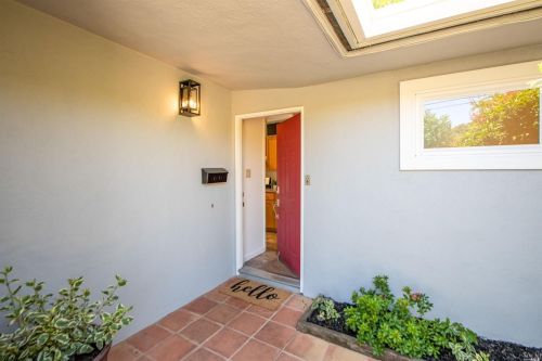 355 Las Colindas Rd, San Rafael, CA 94903-2407
