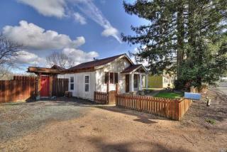 8732 Oak Grove Ave, Sebastopol, CA 95472-2456