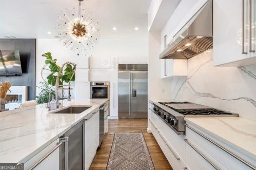 1104 Citadel Dr, Atlanta GA  30324-3816 exterior