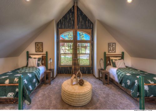 12275 Stockholm Way, Truckee CA  96161-6945 exterior