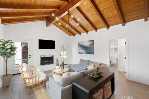 15005 Cranbrook Ave, Hawthorne CA  90250-8476 exterior