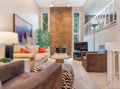 3079 Macon Cir, Aurora, CO 80014-3056