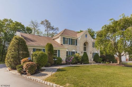 7 Duke Ct, Bridgewater, NJ 08807-2687