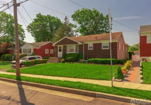 20 Pitman Ave, Perth Amboy, NJ 08863-1526