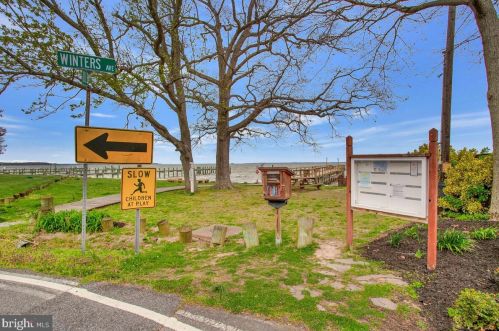 4726 Idlewilde Rd, Shady Side MD  20764-9766 exterior