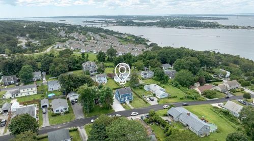 81 Hobson Ave, Tiverton, RI 02878-2015