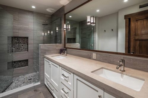 8208 Valhalla Dr, Truckee CA  96161-4296 exterior