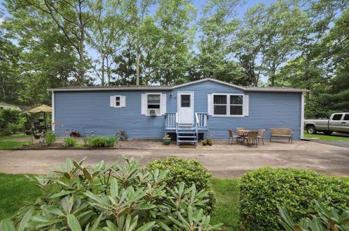 19 Jacob Perry Dr, Charlestown, RI 02813-3197