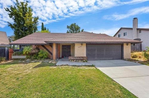2482 Bradley St, Oceanside, CA 92056-3323