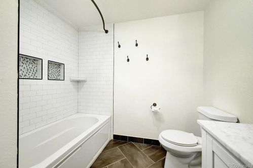 6660 Heritage Pl, Englewood CO 80111-4639 exterior