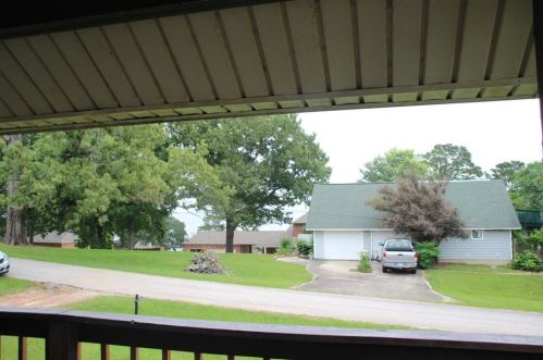 81 Hillcrest Dr, Stephen Creek, TX 77331-5219