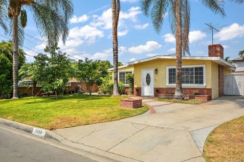 9953 Belcher St, Downey, CA 90242-4950
