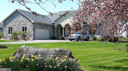 621 Old York Rd, Carlisle, PA 17015-9155