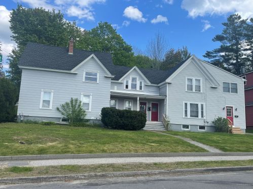 37 Pearl St, Augusta, ME 04330-4829