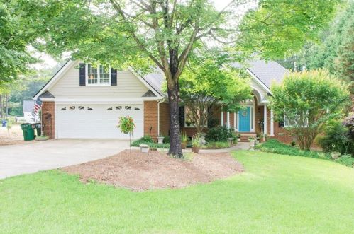 1011 Derby Ln, Bogart, GA 30622-1218