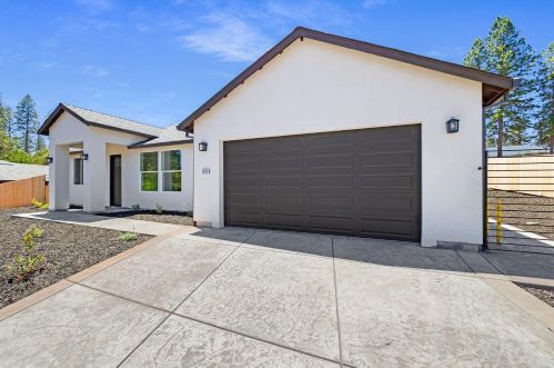 1550 Gate Ln, Paradise, CA 95969-2319