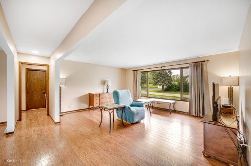 6401 166th St, Tinley Park, IL 60477-1835