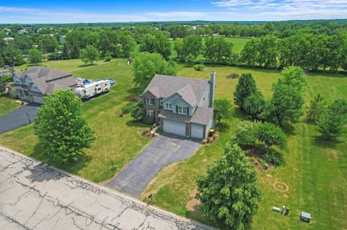 909 Vintage Way, Spring Grove IL  60081-8257 exterior
