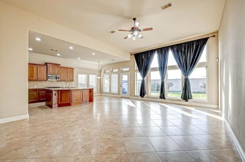 1813 Callaway Cove Ct, Richmond TX 77471-6664 exterior