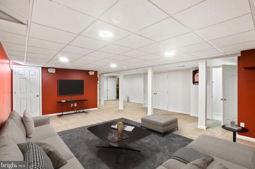 16917 Hampshire Dr, Williamsport MD  21795-3180 exterior