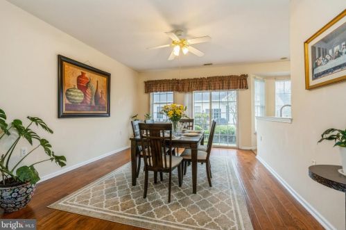 39 Mockingbird Dr, Trenton NJ  08690-3565 exterior