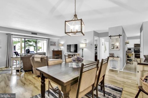 13 Valleybrook Dr, Lancaster PA  17601-4619 exterior