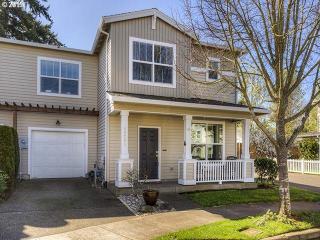 18260 Strathmoor St, Beaverton, OR 97007-4657