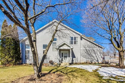 112 Cobblestone Ct, Oswego, IL 60543-8414