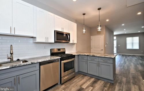 328 61 St, Philadelphia PA 19142-3402 exterior